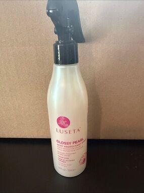 Luseta Glossy Pearl Heat Protectant Spray - White